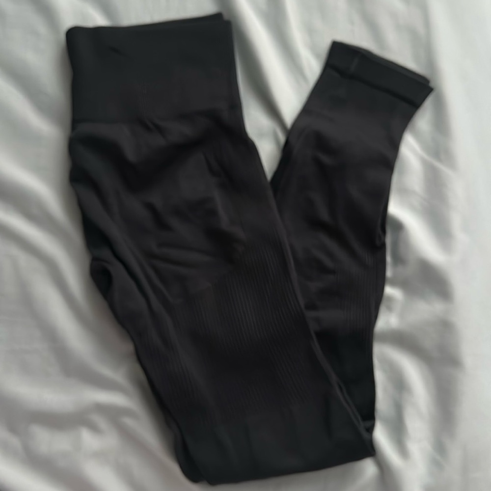 Lazuli Label leggings in charcoal gray
